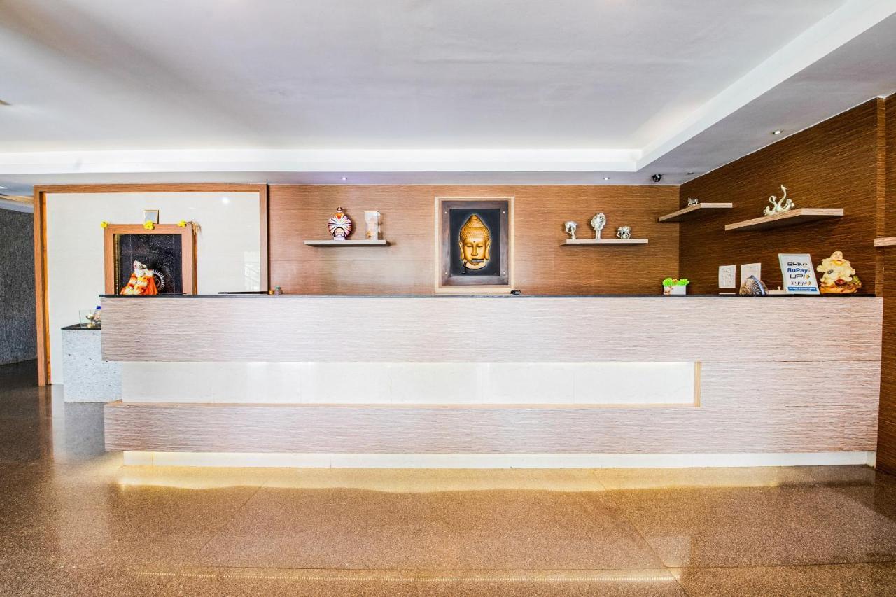 Hotel Capital O 22439 Ratna Forever Karkal Exterior foto
