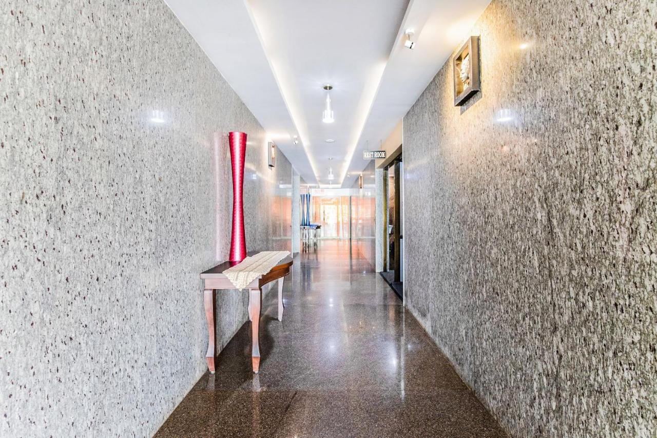 Hotel Capital O 22439 Ratna Forever Karkal Exterior foto