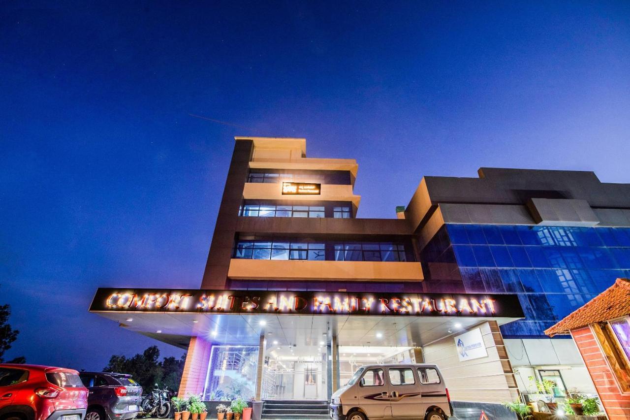 Hotel Capital O 22439 Ratna Forever Karkal Exterior foto